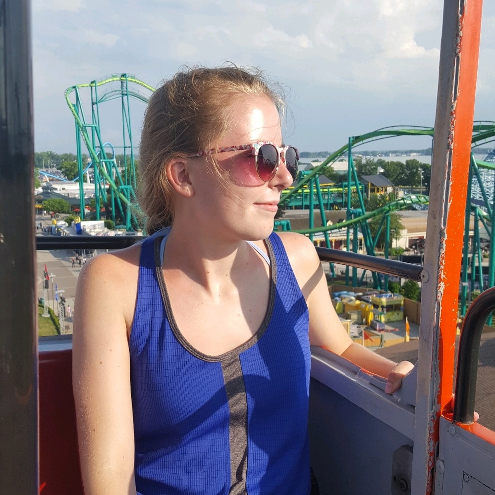 Meet your Posher, Laura